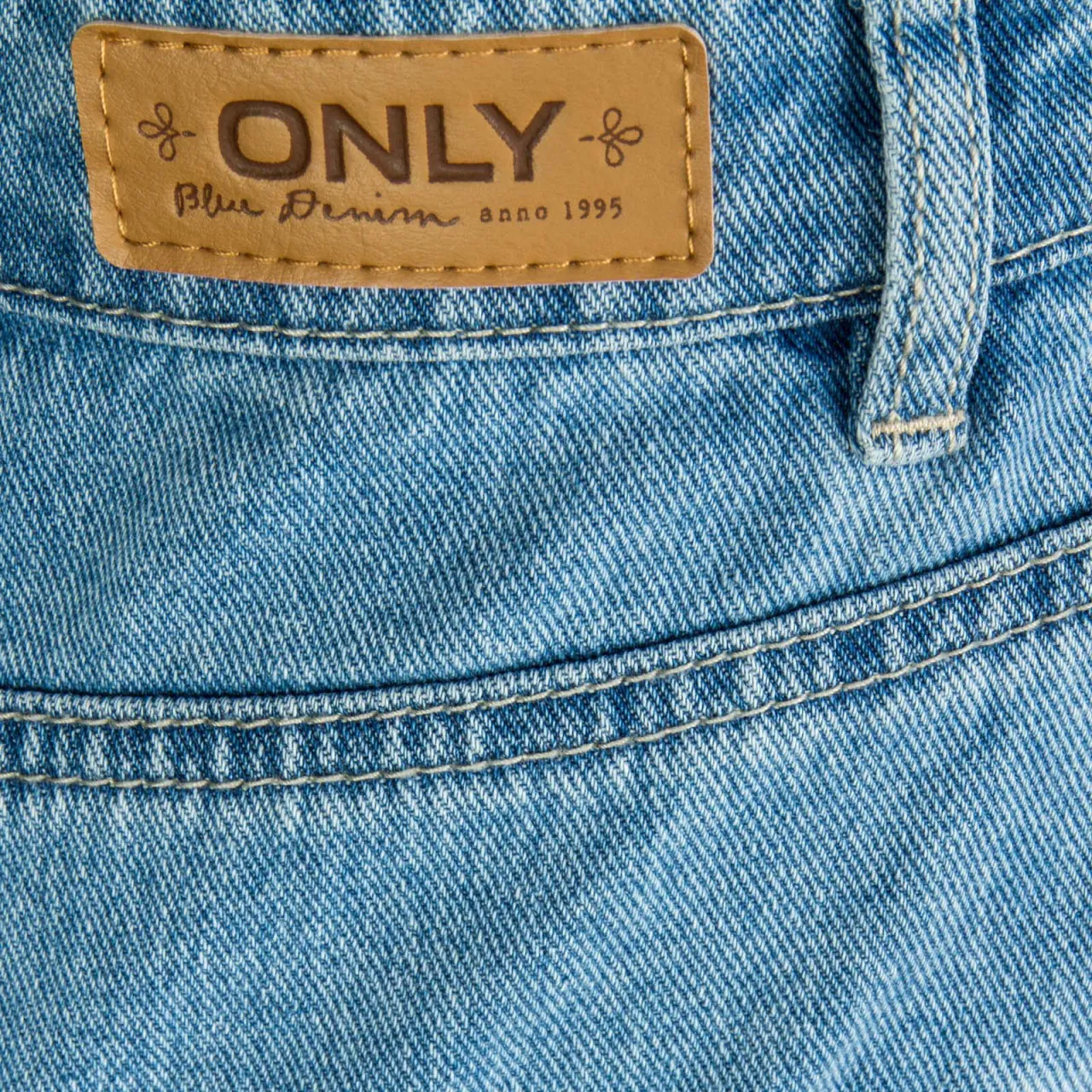 Damen Shorts - Vega HW Mom Denim - Light Blue