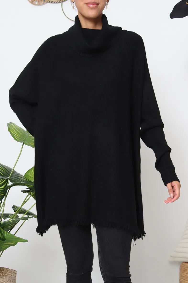Dicker langer Pullover mit großem Kragen und Fransen