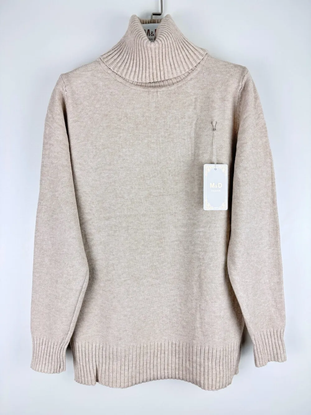 Elastischer und bequemer Pullover mit hohem Kragen