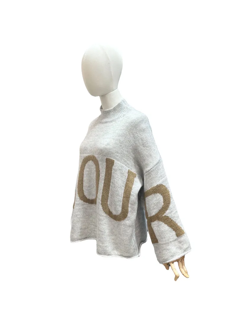 Langärmliger Love-Pullover mit Stehkragen
