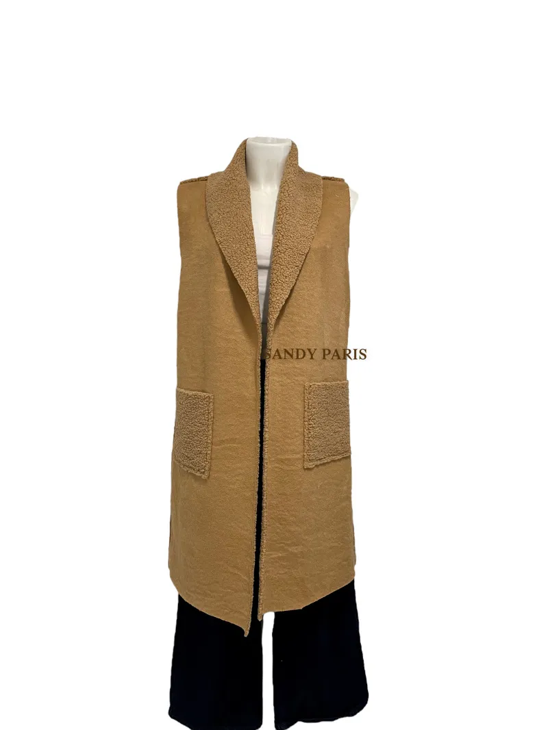 Ärmellose Jacke mit Shearling-Effekt